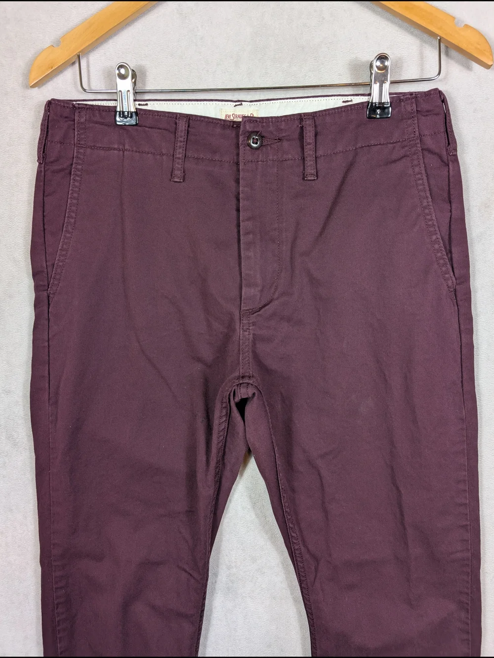 Levis Slim Straight Chino Pants Mens Size 29x30 Burgundy Cotton Stretch Casual